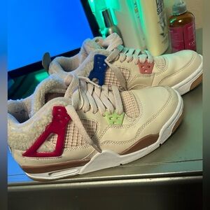 Air Jordan 4 retro ‘Wild things’ Size 4.5 big kids